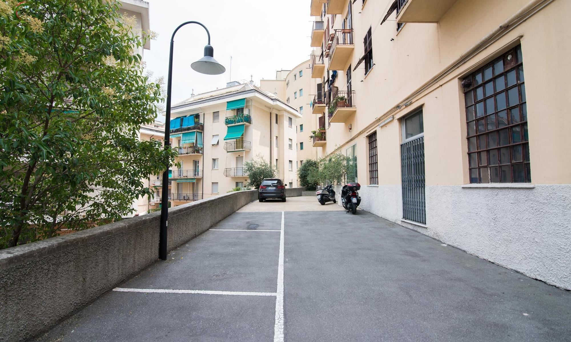 Negozio 750mq Genova San Martino Negozio 750mq Genova San Martino